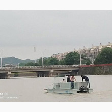 运河保洁船